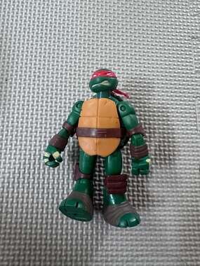 Teenage Mutant Ninja Turtles Raphael Action Figure 2012 Playmates